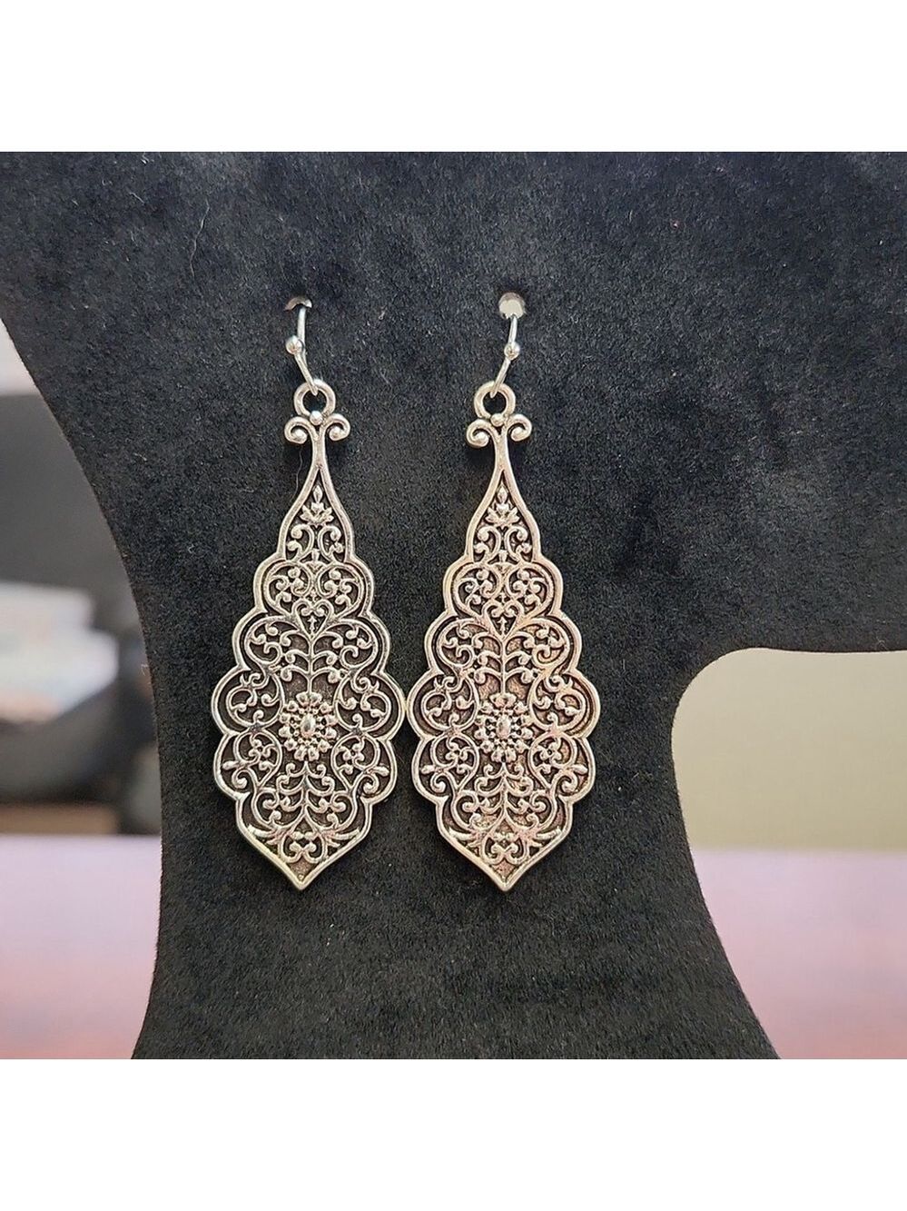 Vintagesl Style Silver Carved Dangle Earrings